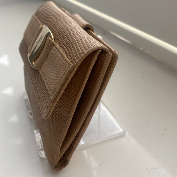 Salvatore Ferragamo Bifold Leather Wallet - Beige Vara Bow - Picture 5 of 12